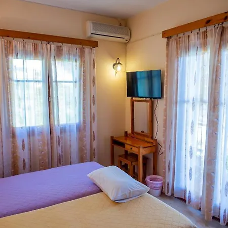 Eleni's & 1 Appartement *