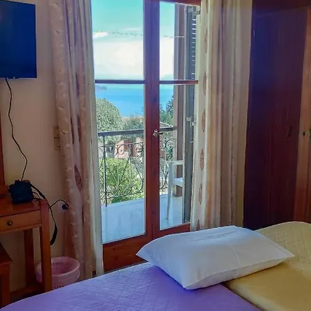 Eleni's & 1 Appartement Achílleion