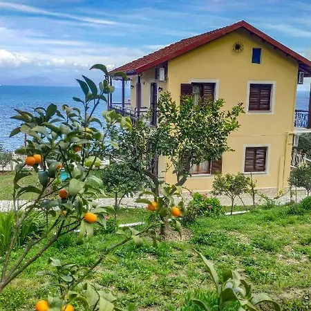 Eleni's & 1 Appartement Achílleion