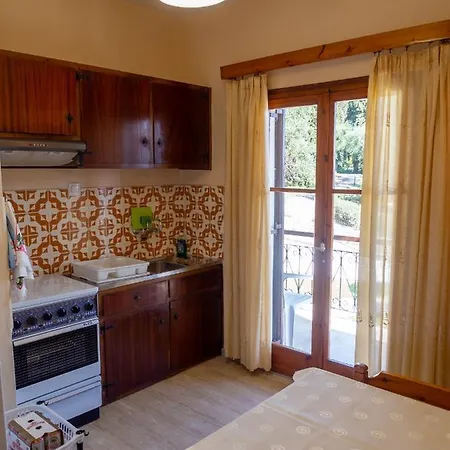 Apartment Eleni's & 1 Achilleion