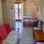 Apartament Eleni's & 1