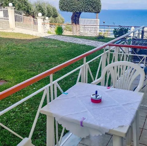 Апартаменты Eleni's & 1 Achilleion